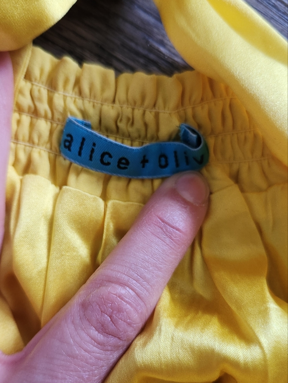 Alice + Olivia Bow Yellow Silk Halter Babydoll Top - Picture 4 of 7